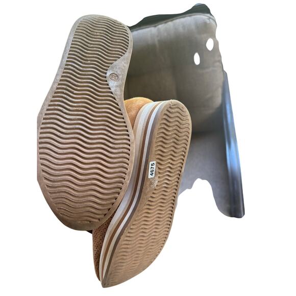 Soft Waves Tan Suede Platform Loafer with Tortoise Shell Details Sz 39 - Picture 4 of 4